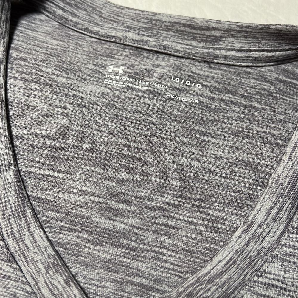 Under Armour heatgear shirt - Picture 3 of 4